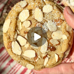 Almond Croissant Cookies