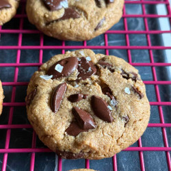 5 Ingredient Flourless Peanut Butter Chocolate Chunk Cookies