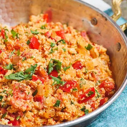 Menemen – Turkish Scrambled Eggs With Tomatoes