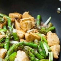 Gebakken Kipfilet, Asperges En Champignons