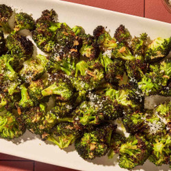 Melting Broccoli With Roasted Garlic Is High In Fiber &amp; Flavor Sides vego