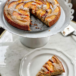 Light Peach Cake With Almond Flour