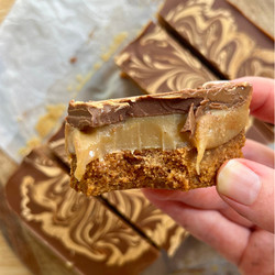 No Bake Biscoff Caramel Slice