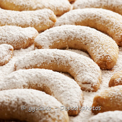 Vanillekipferl - Almond Crescents