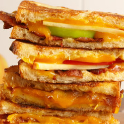Bacon Apple Cheddar Grilled Cheese