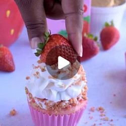 Strawberry Crunch Cupcakes