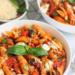 Instant Pot Pasta Caprese