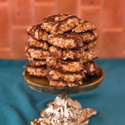 4-ingredient Healthy Samoa Cookies