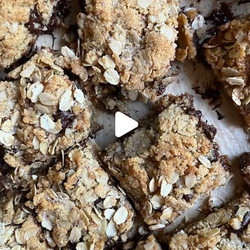 Oatmeal Chocolate Chip Cookie Bars