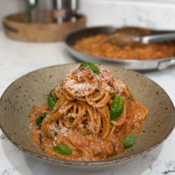 Creamy Tomato &amp; Bacon Pasta