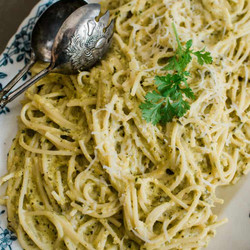 Espagueti Verde (green Spaghetti With Poblano Cream Sauce)