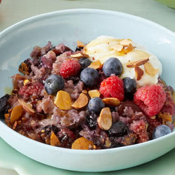 Baked Oatmeal With Berries