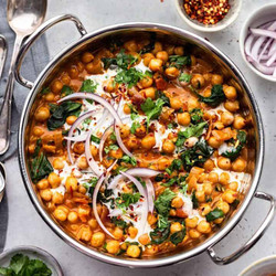 Creamy Chickpea And Spinach Curry
