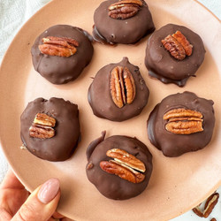 No-bake Pecan Pie Bites