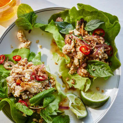 Hetty tofu larb