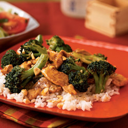 Soy-garlic Chicken and Broccoli With Peanuts