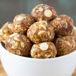 White Chocolate Cinnamon Roll Energy Bites