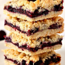Cherry Pie Crumb Bars Recipe