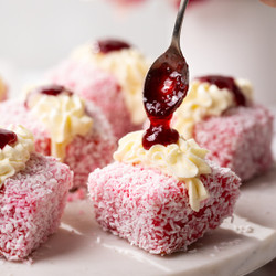 Raspberry Lamingtons