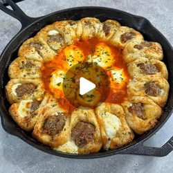 Garlic Bread Lasagna Stuffed Crust Dip