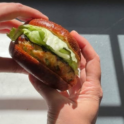 Delicious Chicken Burgers With Honey Mustard Sauce