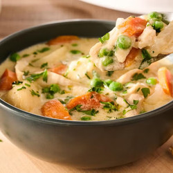 Slow Cooker Chicken and Dumplings