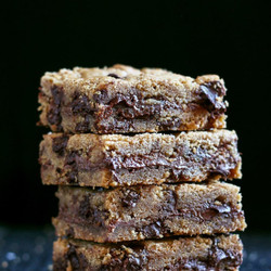 Nutella Stuffed Brown Butter Blondies With Sea Salt