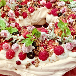 Mary Berry's Christmas Cranachan Pavlova Wreath