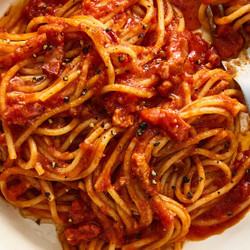 Tomato-braised Bacon Pasta