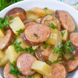 Crockpot Sausage And Potatoes
