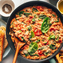 Creamy Italian White Bean Skillet Meal (25 Minutes!)