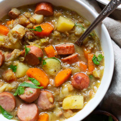 Omas Linsensuppe Mit Würstchen