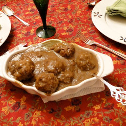 Mom's Norwegian Meatballs With Gravy (kjøttkaker Med Brunsaus)