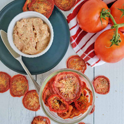 Garlic, Tomato &amp; Herb Spread