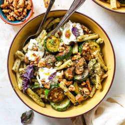 30 Minute Zucchini Pesto Pasta