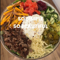 Loaded Fries Salad (@liftwsarah)
