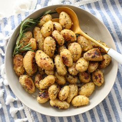 Garlic-rosemary Roasted Baby Potatoes