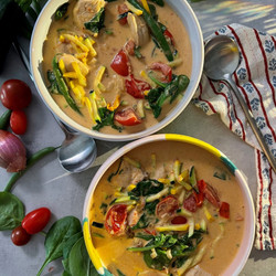 Thai Inspired Chicken Curry with Tomatoes, Zucchini and Spinach