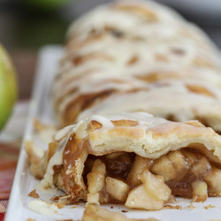 Aunt Maybe's Apple Strudel