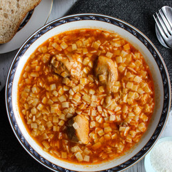 Greek Hilopites With Chicken (κοτόπουλο Κοκκινιστό Με Χυλοπίτες)