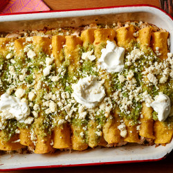 Chicken Enchiladas With Salsa Verde 