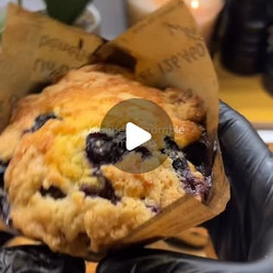Blueberry Crumble Muffins
