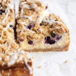 Blueberry Crumble Cheesecake