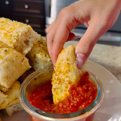 Copycat Pizza Hut Garlic Parmesan Breadstick Recipe!