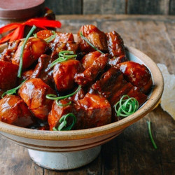 Cantonese Style Braised Pork Belly With Potato (English-Adapted)