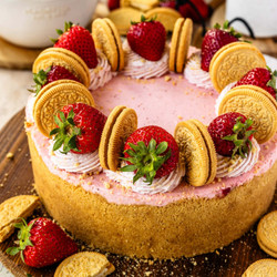 No Bake Strawberry Cheesecake