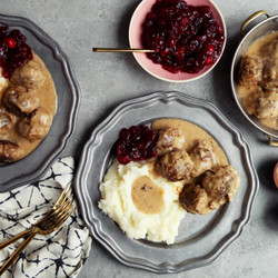 Swedish Meatballs With Lingonberry  Or Cranberry  Sauce