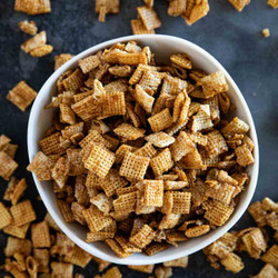 Cinnamon Caramel Snack Mix