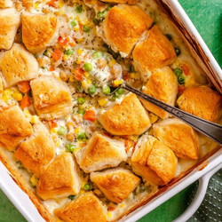 Dump &amp; Bake Vegetable Pot Pie Casserole