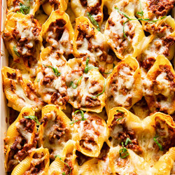 Stuffed Pasta Shells With Tomato And Pesto Meat Sauce